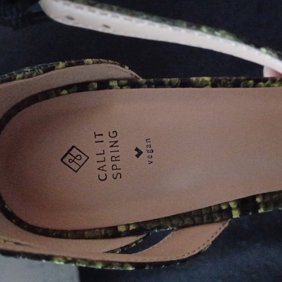 Shoes - Picture 4 of 4